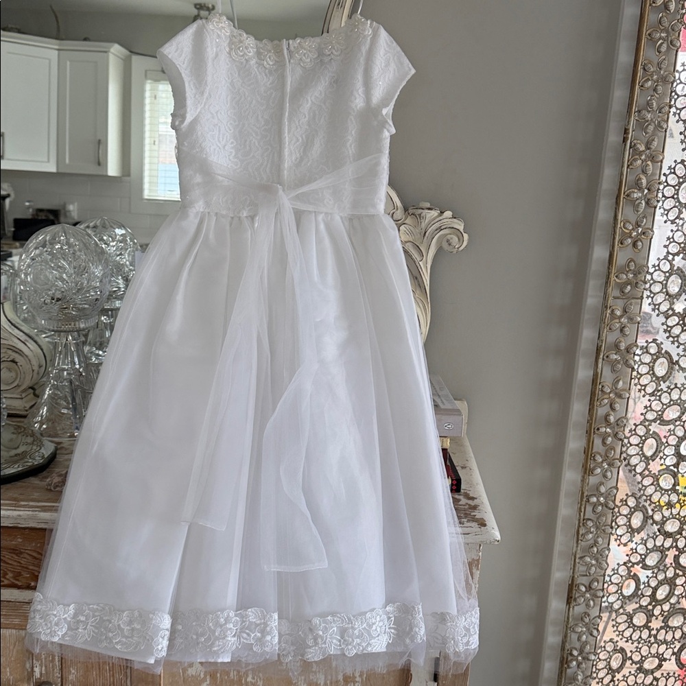 White sequinned  Beaded Flower-girl Bridesmaids dress New Size 8